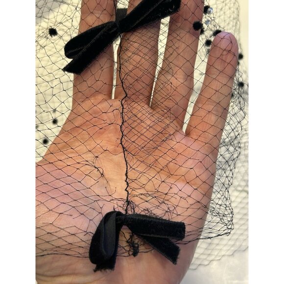 Ladies’ Hat Designed By Gertrude Menczer St Louis w/ Combs & Veil Net Navy Blue - Picture 10 of 12